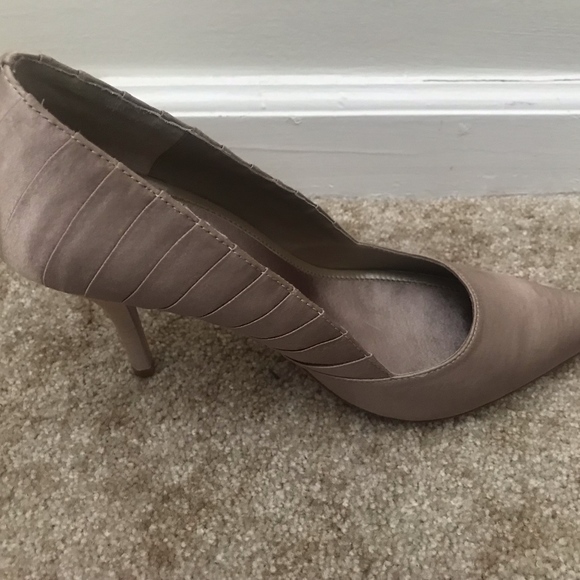 BCBG MAXAZRIA Lauren Textile Satin Pump - Picture 6 of 7